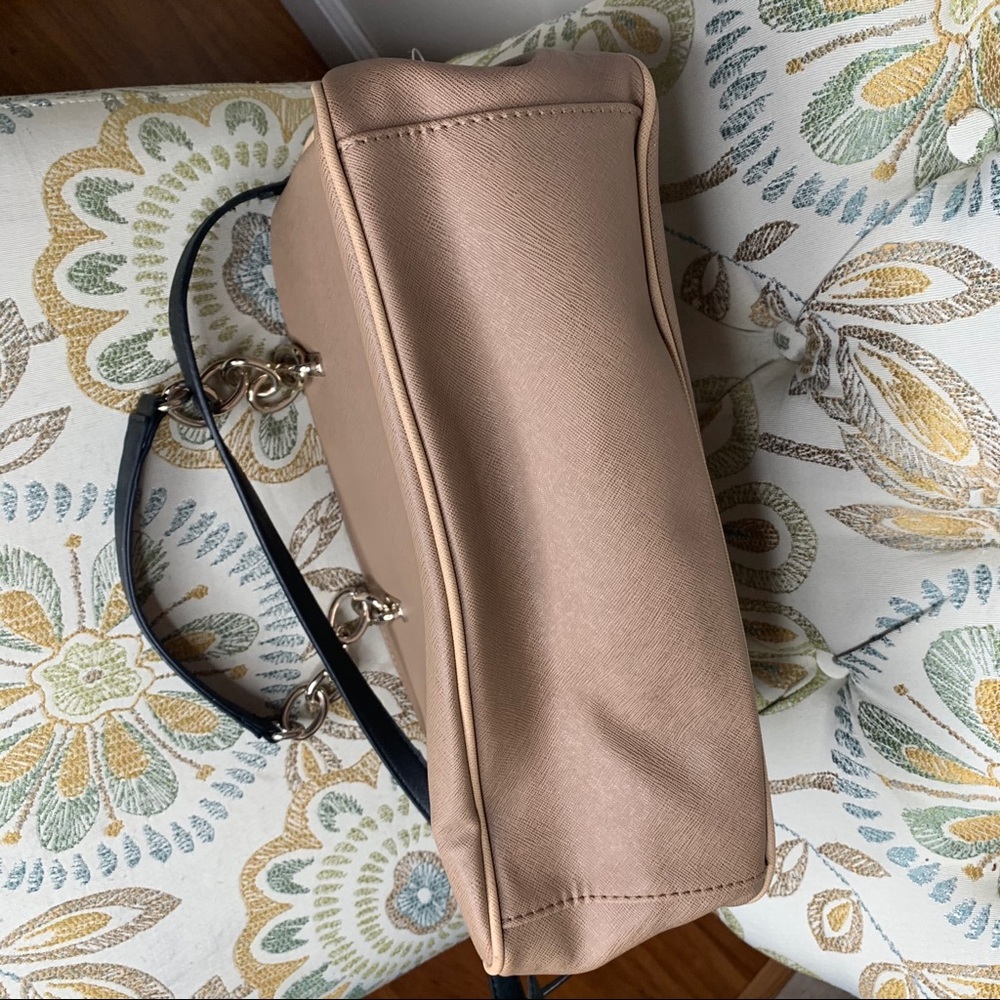 Guess Tan With Chain Handles Handbag Shoulder Bag - Picture 5 of 5